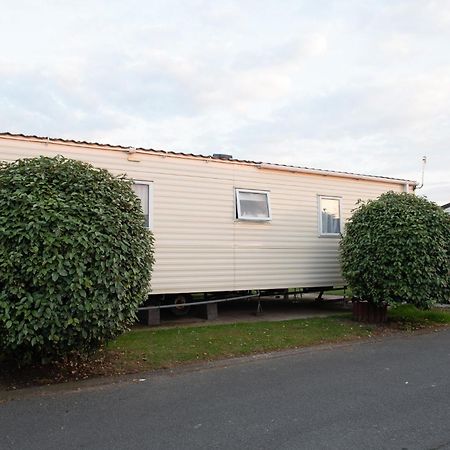 2 Bed Caravan For Hire At Golden Sands In Ріл Екстер'єр фото